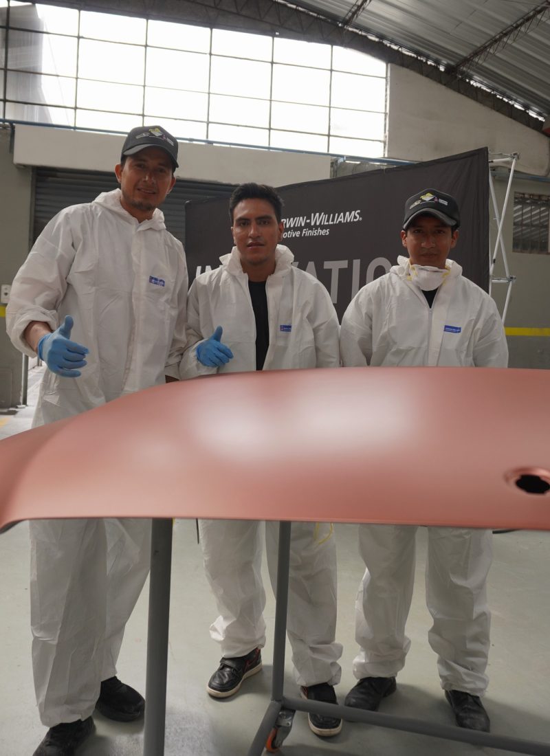Formación presencial orientada a obtener acabados automotrices profesionales.